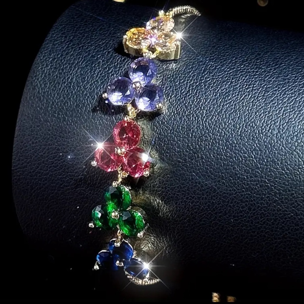 Charming Floral Charm Bracelet - Cute &‎ Pastoral Style with Sparkling CZ